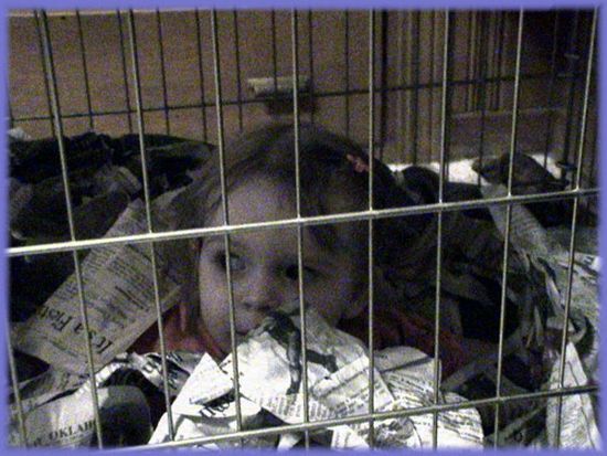 Children in cages (30 pics)