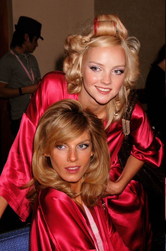 Behind Victoria’s Secret scenes (37 pics)