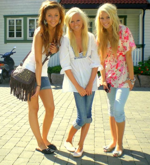 Pictures sent by users (53 pics)