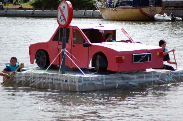 Pictures sent by users (53 pics)