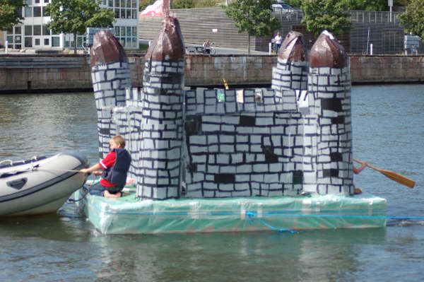 Pictures sent by users (53 pics)