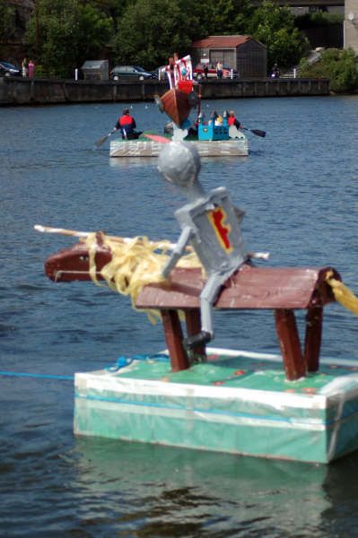 Pictures sent by users (53 pics)