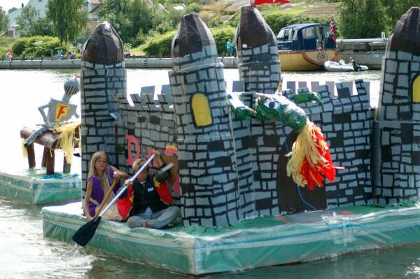 Pictures sent by users (53 pics)