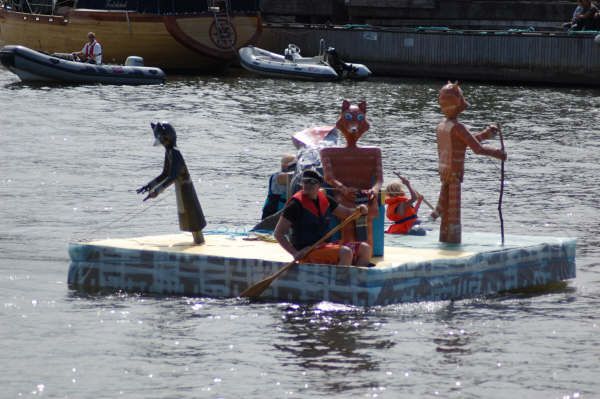 Pictures sent by users (53 pics)