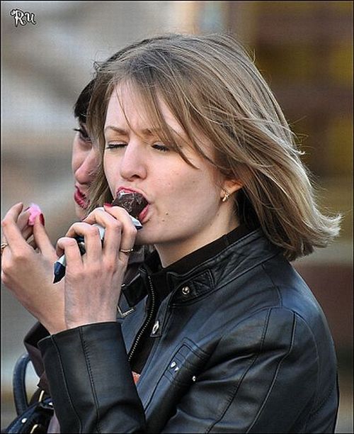 Girls are a sweet tooth (23 pics)