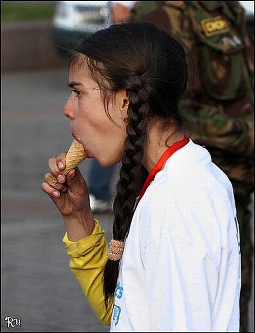 Girls are a sweet tooth (23 pics)