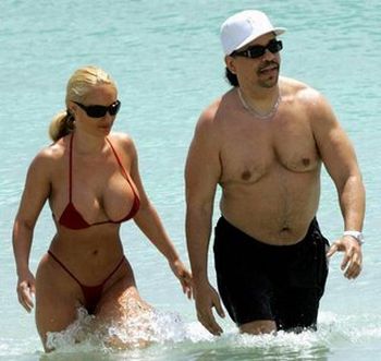 Man boobs (16 pics) Man boobs (16 pics)