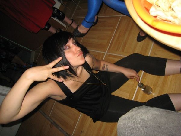 Girls and Gangsta Style. How Do Like It? (47 pics)