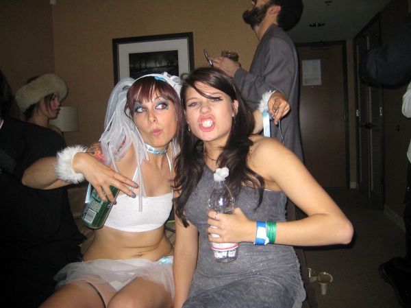 Girls and Gangsta Style. How Do Like It? (47 pics)