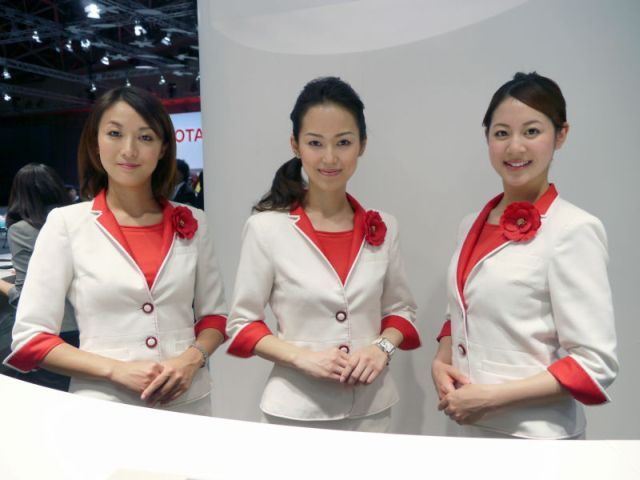 Japanese Auto Girls (43 pics)