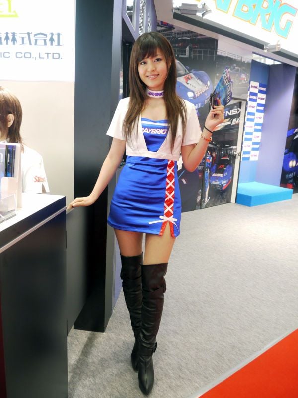 Japanese Auto Girls (43 pics)