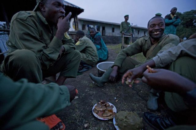 Life, death and money of mafia in the Congo (58 pics)