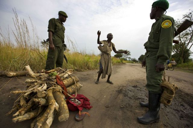 Life, death and money of mafia in the Congo (58 pics)