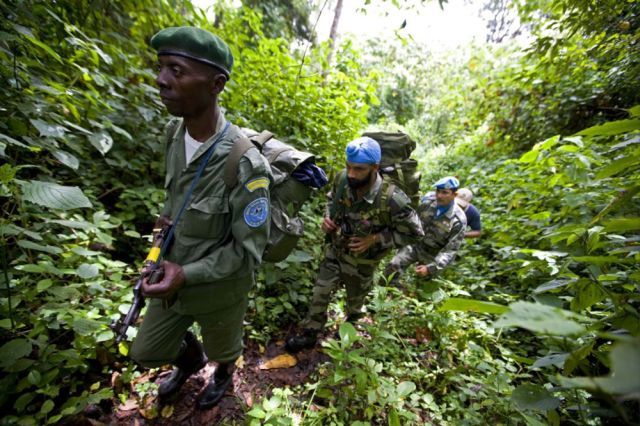 Life, death and money of mafia in the Congo (58 pics)