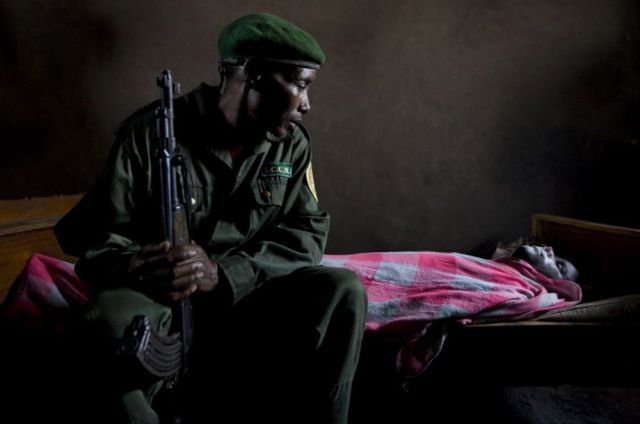 Life, death and money of mafia in the Congo (58 pics)