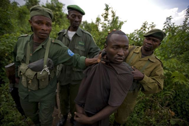 Life, death and money of mafia in the Congo (58 pics)