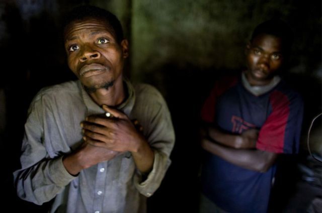 Life, death and money of mafia in the Congo (58 pics)