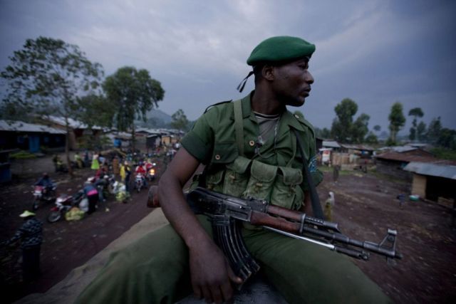 Life, death and money of mafia in the Congo (58 pics)