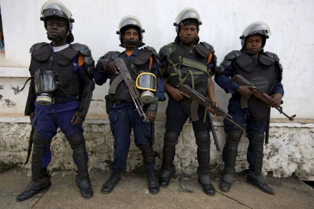 Life, death and money of mafia in the Congo (58 pics)