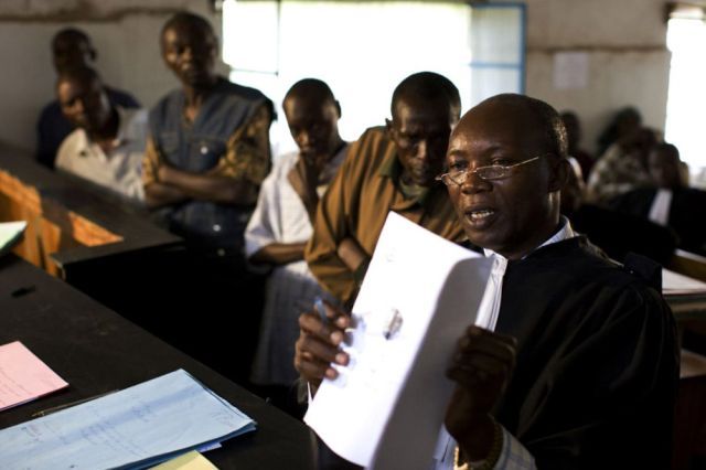 Life, death and money of mafia in the Congo (58 pics)