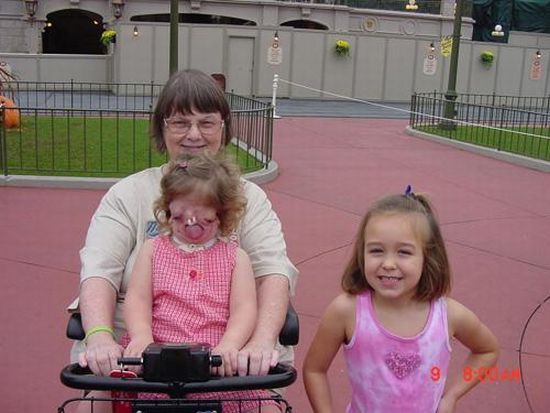 Girl Without a Face (19 pics + 1 video)