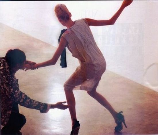 Catwalk Fails – When Models fall (26 pics)