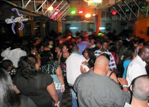 Night Clubs for Overweight People (20 pics)