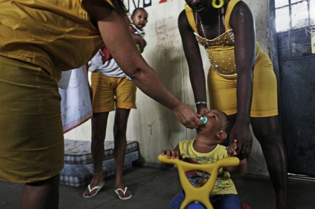Women in Brazilian Prisons (21 pics + text)