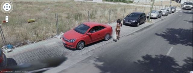 Prostitutes Spotted on Google Street View (24 pics)