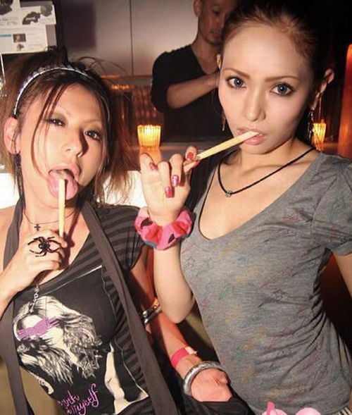 How Japanese Youth Partying (30 pics)