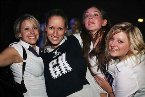 Sexy Girls from School Disco (100 pics)