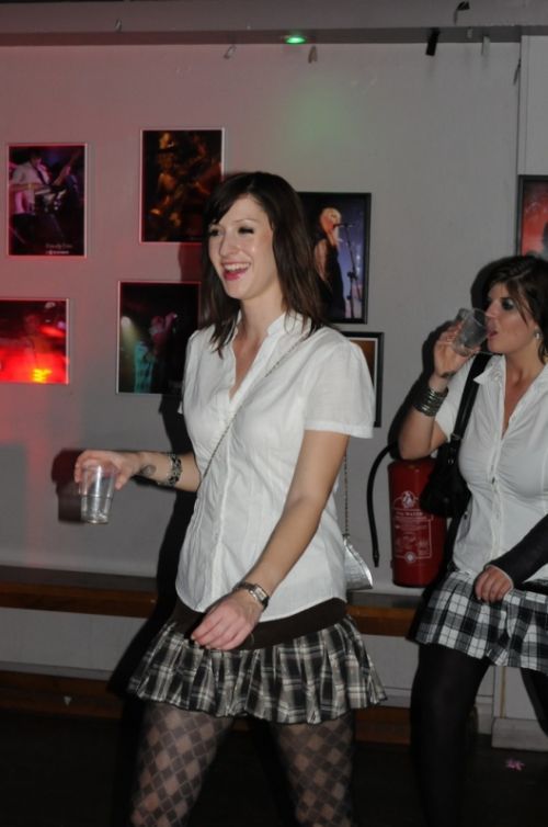 Sexy Girls from School Disco (100 pics)