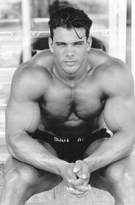 Bodybuilders (90 pics)