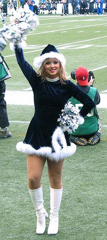 Compilation of Hot Cheerleaders (32 pics)