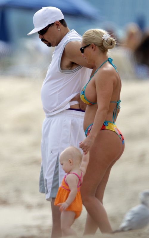 Coco in Bikini at the Beach (7 pics)