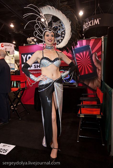 Girls from Las Vegas Consumer Electronic Show (42 pics)