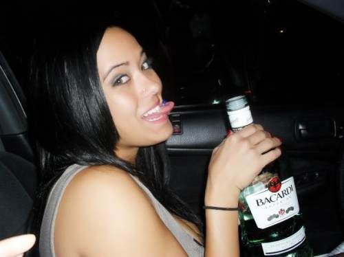 Pretty Girl Has a Problem with Her Tongue (11 pics)