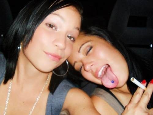 Pretty Girl Has a Problem with Her Tongue (11 pics)