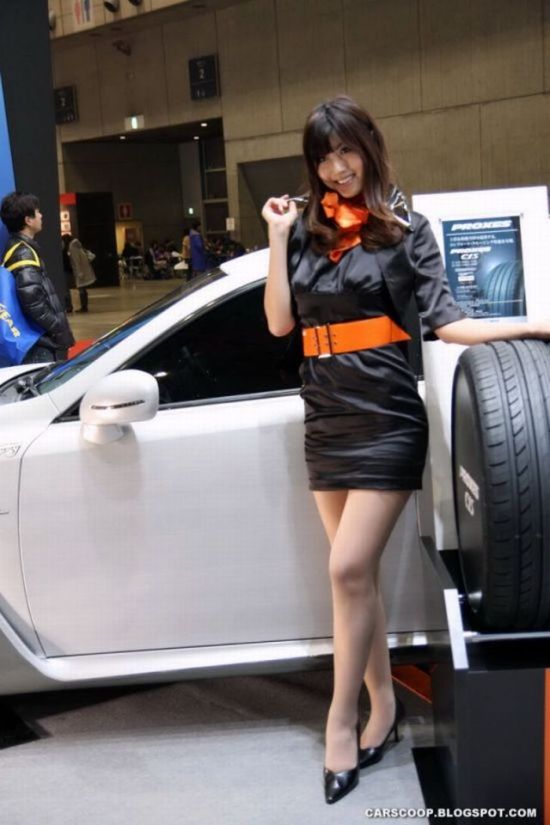 Girls at Tokyo Auto Salon 2010 (58 pics)