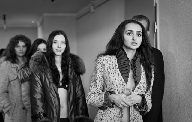 Casting Call (38 pics)