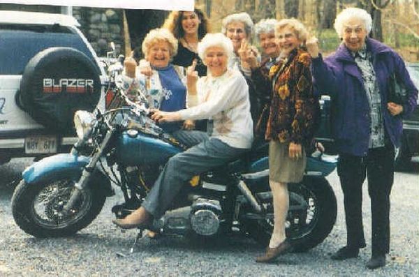 Life In The Funny Lane (44 pics)