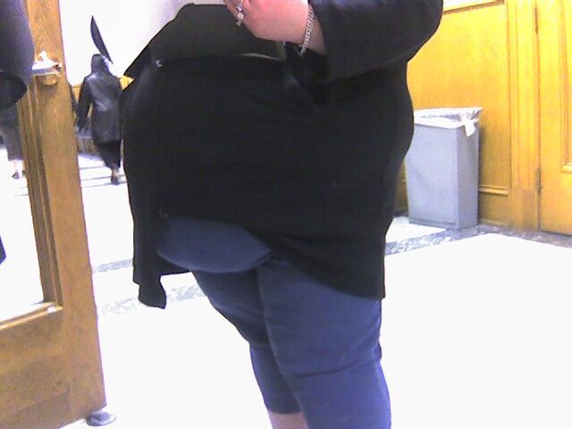 Butts In The Front (29 pics)