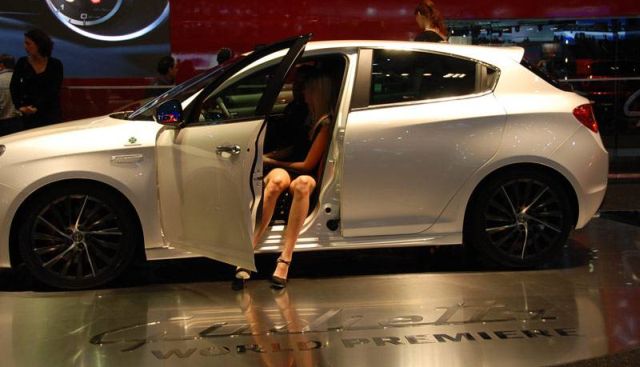 Hot Dolls at Geneva Autoshow 2010 (73 pics)