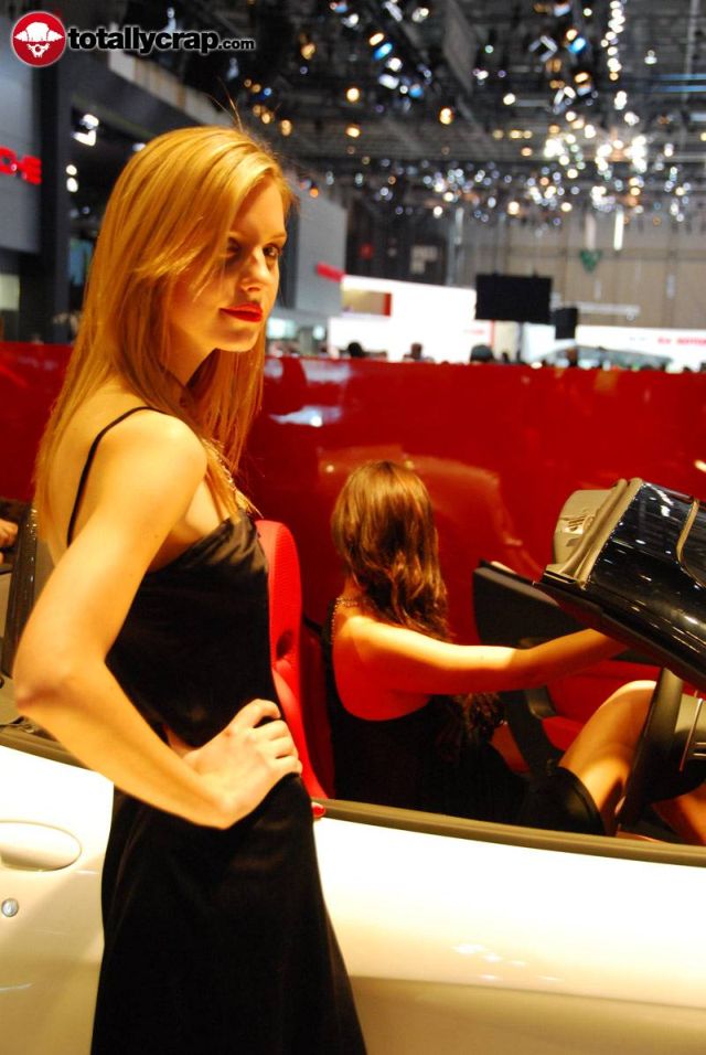 Hot Dolls at Geneva Autoshow 2010 (73 pics)