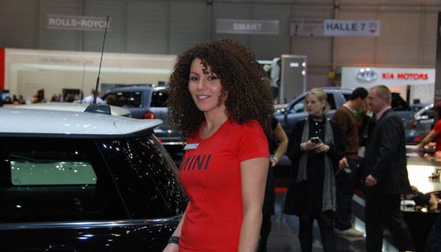 Hot Dolls at Geneva Autoshow 2010 (73 pics)
