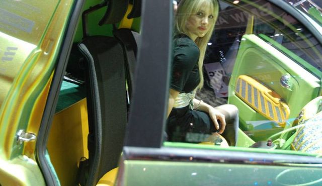 Hot Dolls at Geneva Autoshow 2010 (73 pics)