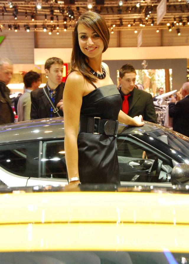 Hot Dolls at Geneva Autoshow 2010 (73 pics)