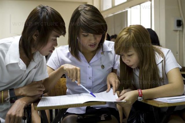 University for Ladyboys (18 pics)