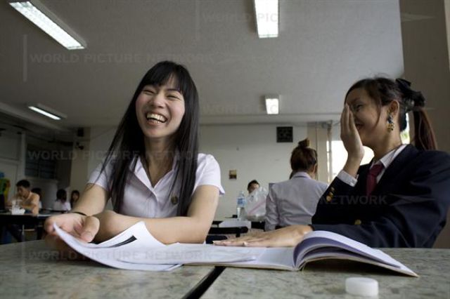 University for Ladyboys (18 pics)