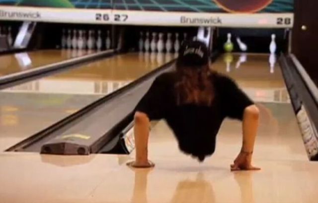 The Man with Half a Body! (33 pics)